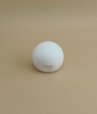 Tapa esférica lisa de plástico blanco para botellas cosméticas