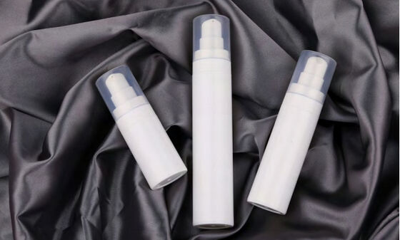 Botella cilíndrica de 15 ml y 30 ml de plástico de PP blanco sin aire con bomba de loción rápida