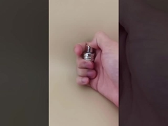 El botón de aluminio plateado personalizado es un herramienta de pulverización para perfume.