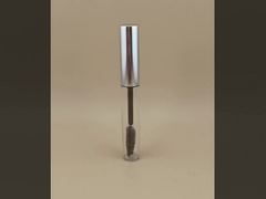 Cepillo para pestañas embotellado con tapa de rosca plateada para mujeres