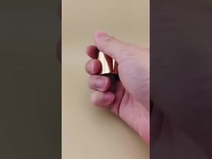 Bomba de loción negra y dorada K702-1 para botellas de cosméticos