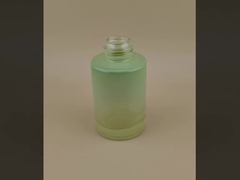Nuevo diseño de botella de vidrio liso verde matcha para loción de remojo