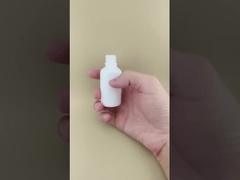 Diseño delicado de botella de vidrio blanco liso para empapar loción