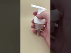 Bomba de espuma de plástico blanco de diseño delicado para botellas de champú