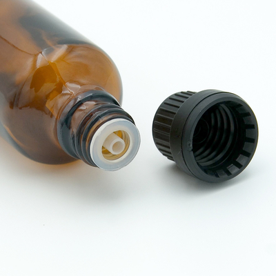 Dropper evidente del aceite esencial del pisón con la botella de cristal K1013 de la prueba ligera