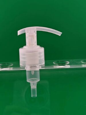 Todo de plástico 28 mm Cerradura izquierda-derecha Dispensador de loción bomba