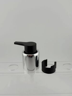 28/410 Bomba de crema de plástico negro mate con clip para envases de cosméticos