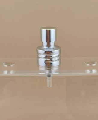 El botón de aluminio plateado personalizado es un tornillo de pulverización fino para perfume