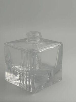 Botella de vidrio de perfume de diseño único de 30 ml con rociador
