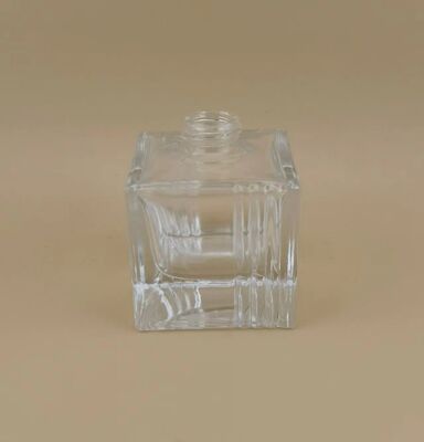 Botella de vidrio transparente lisa y lisa para perfume de automóvil