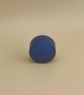 Tapa de plástico azul oscuro de diseño delicado para botellas de cuidado de la piel