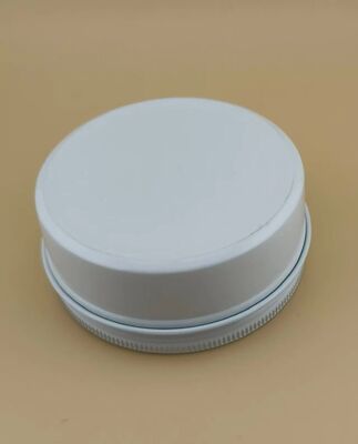 Casilla de aluminio plateado blanco con tapa de tornillo para cosméticos