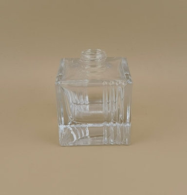 Botella de vidrio transparente lisa y lisa para perfume de automóvil